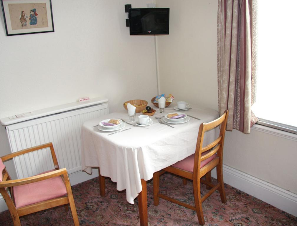 Dove Court Mini Lodge Almondsbury Room photo